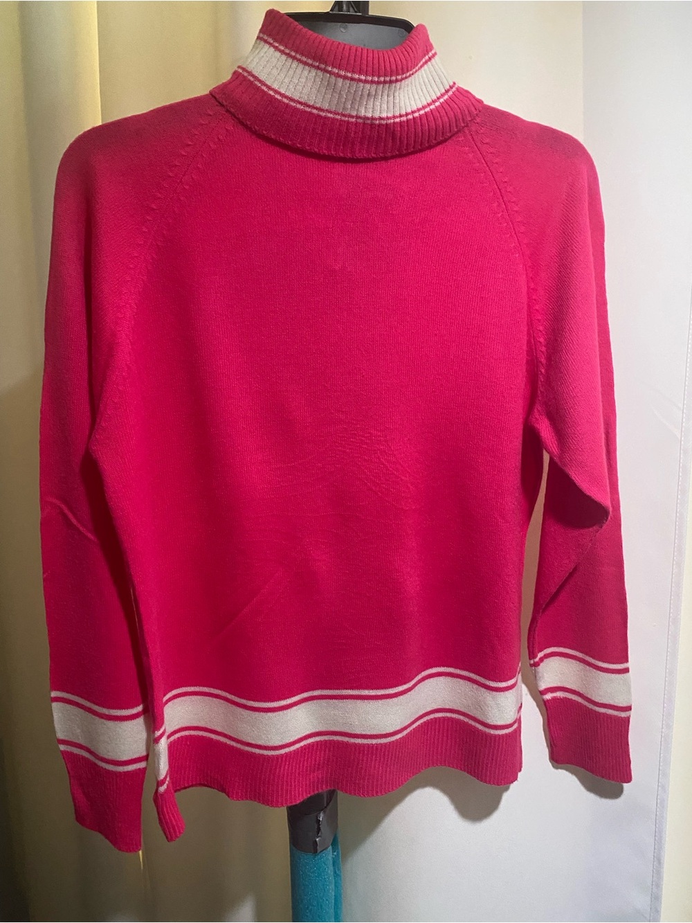 Vintage 💯 Virgin Acrylic FibreWomen’s Fuchsia Turtleneck Stripe Sweater